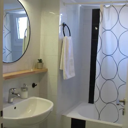 Bellis Perennis Lägenhet