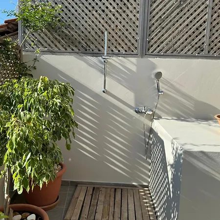 Bellis Perennis Lägenhet